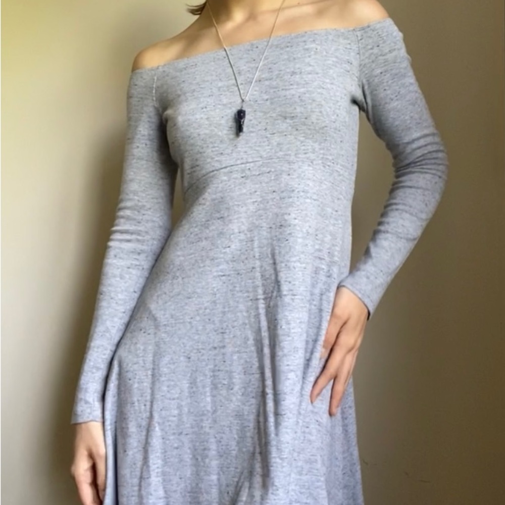 Off the Shoulder Gray Long Sleeve Staple Dress 🌚👟